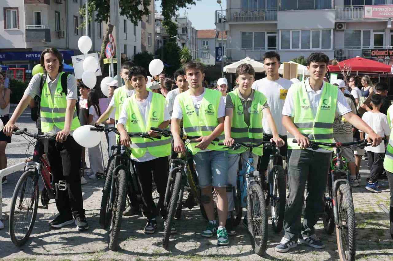 İZMİR'İN SELÇUK İLÇESİNDE, BAĞIMLILIKLA MÜCADELE ETMEK VE TOPLUMDA SAĞLIKLI YAŞAM BİLİNCİNİ...