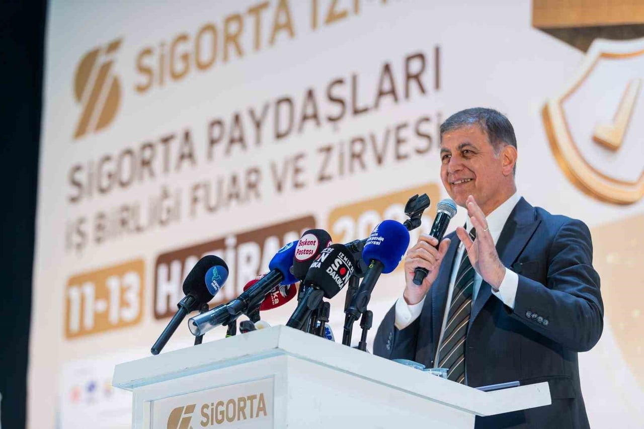 İZMİR BÜYÜKŞEHİR BELEDİYE BAŞKANI DR. CEMİL TUGAY