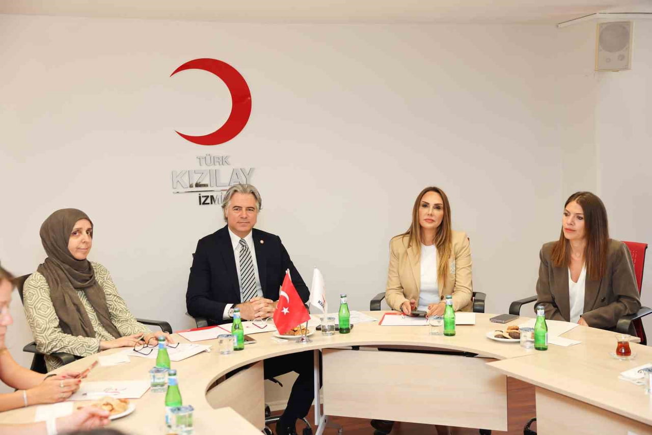 İZMİRLİ SANATÇILARIN ESERLERİ FİLİSTİN’E DESTEK OLACAK