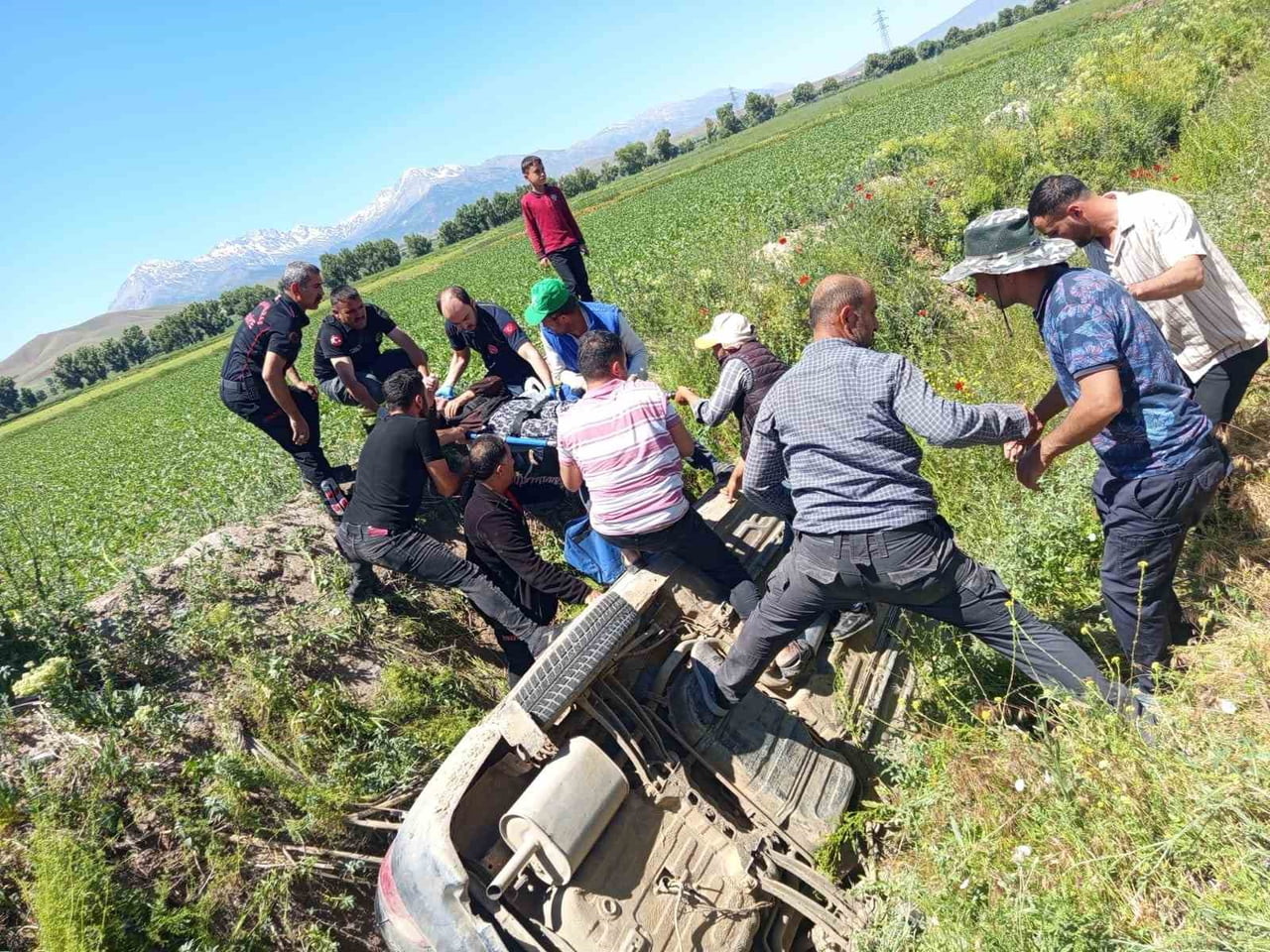KAHRAMANMARAŞ'IN ELBİSTAN İLÇESİNDE MEYDANA GELEN TRAFİK KAZASINDA 4 KİŞİ YARALANDI.