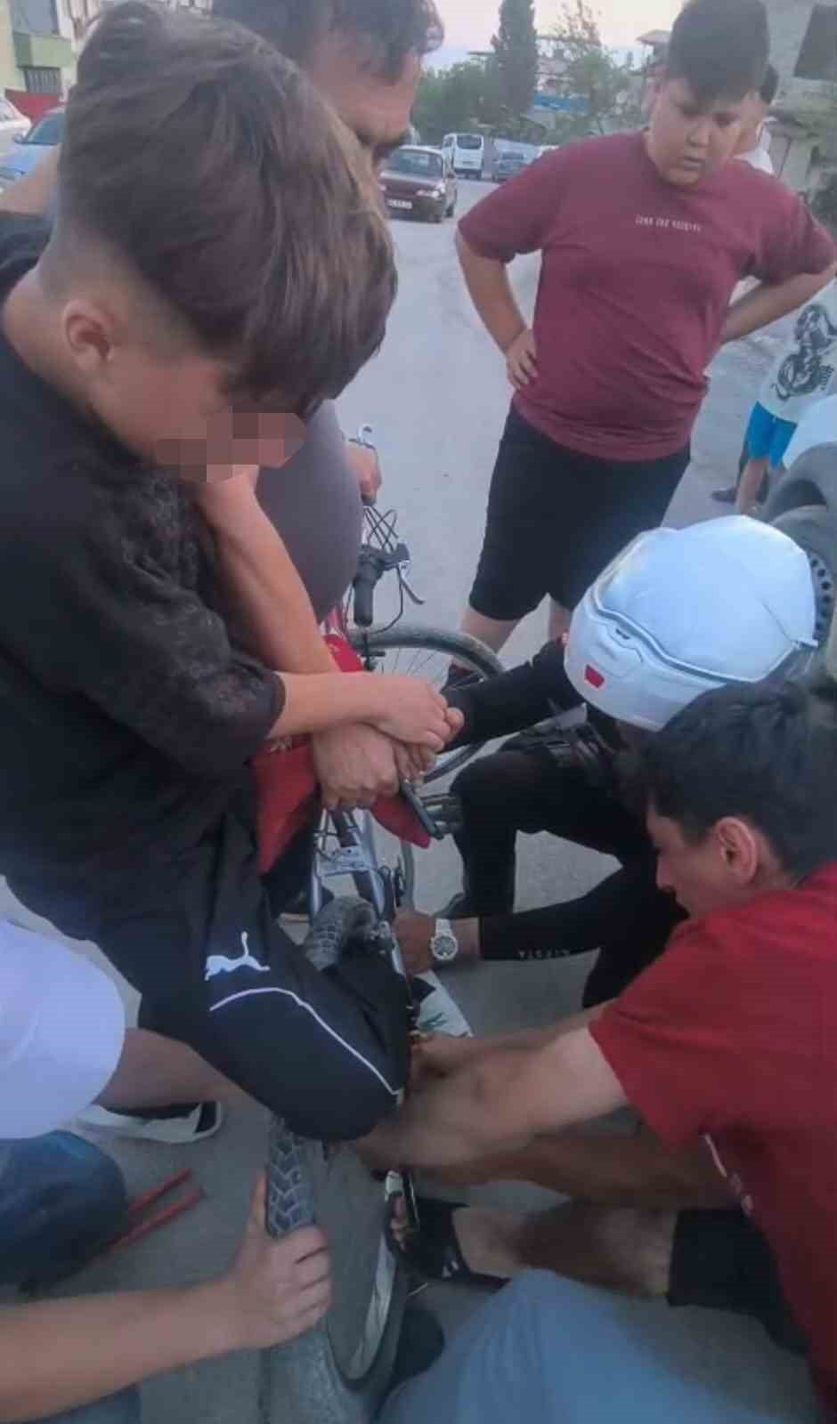 KAHRAMANMARAŞ'TA BİSİKLETİN ARKA TEKERİ İLE JANT ARASINA AYAĞI SIKIŞAN 15 YAŞINDAKİ M.K., YUNUS...