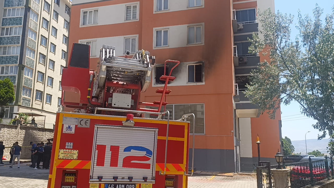 KAHRAMANMARAŞ'TA ÇIKAN İKAMET YANGININDA 3 KİŞİ HAYATINI KAYBETTİ. YANGINDA ÖLEN ENGELLİ ENGELLİ...