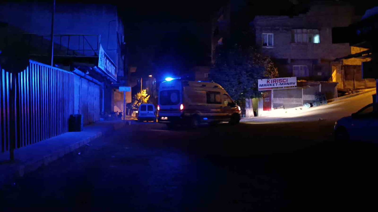 KAHRAMANMARAŞ'TA İKİ ARKADAŞ ARASINDA ÇIKAN TARTIŞMANIN KAVGAYA DÖNÜŞMESİ SONUCU BİR KİŞİ POMPALI...
