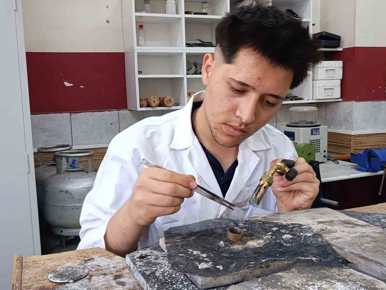 KAHRAMANMARAŞ'TA TOKİ 21. YÜZYIL MESLEKİ VE TEKNİK ANADOLU LİSESİ KUYUMCULUK TEKNOLOJİSİ BÖLÜMÜ...