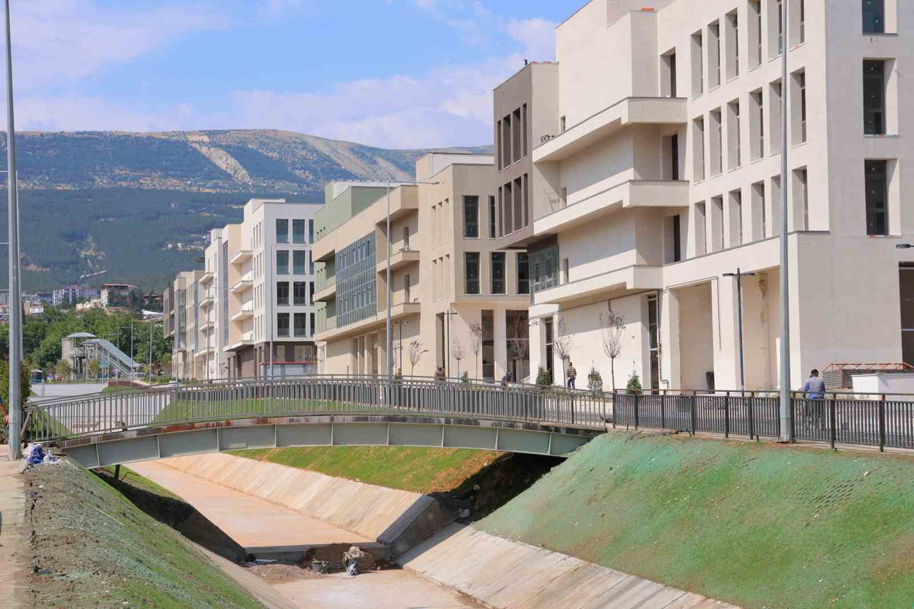 KAHRAMANMARAŞ 6 ŞUBAT DEPREMLERİ SONRASI ONİKİŞUBAT İLÇESİNDEKİ DEREPAZARI VE AZERBAYCAN...