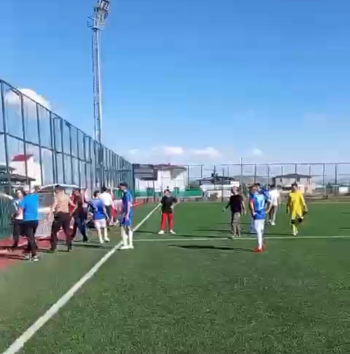 KAHRAMANMARAŞ’IN TÜRKOĞLU İLÇESİNDE OYNANAN 2. AMATÖR LİG ŞAMPİYONLUK MAÇININ ARDINDAN ÇIKAN KAVGA...