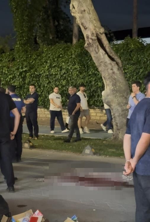 KAHREDEN KAZA: MİNİBÜSÜN ÇARPTIĞI 16 YAŞINDAKİ ÇOCUK HAYATINI KAYBETTİ