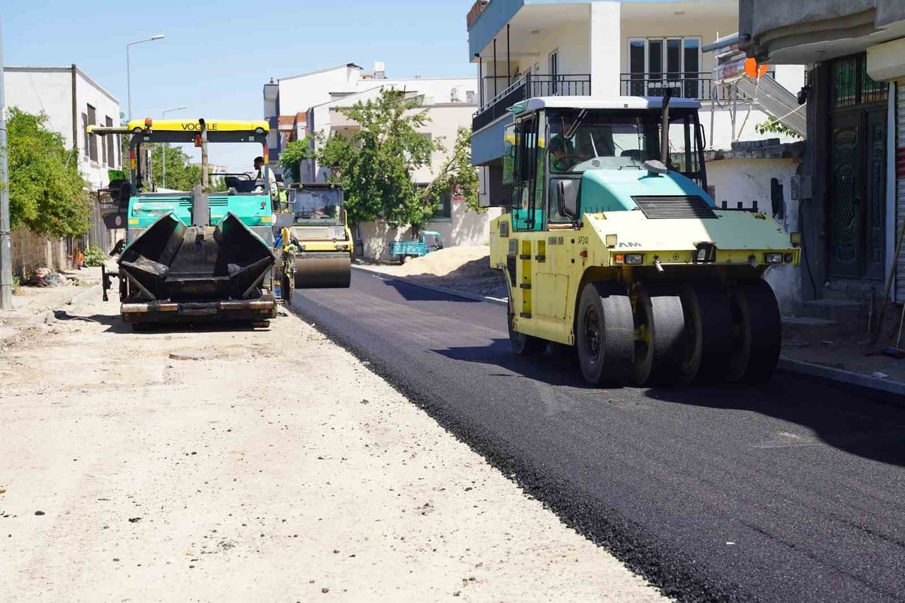 KAHTA’NIN ANA ARTERİ ATATÜRK CADDESİ YENİLENİYOR