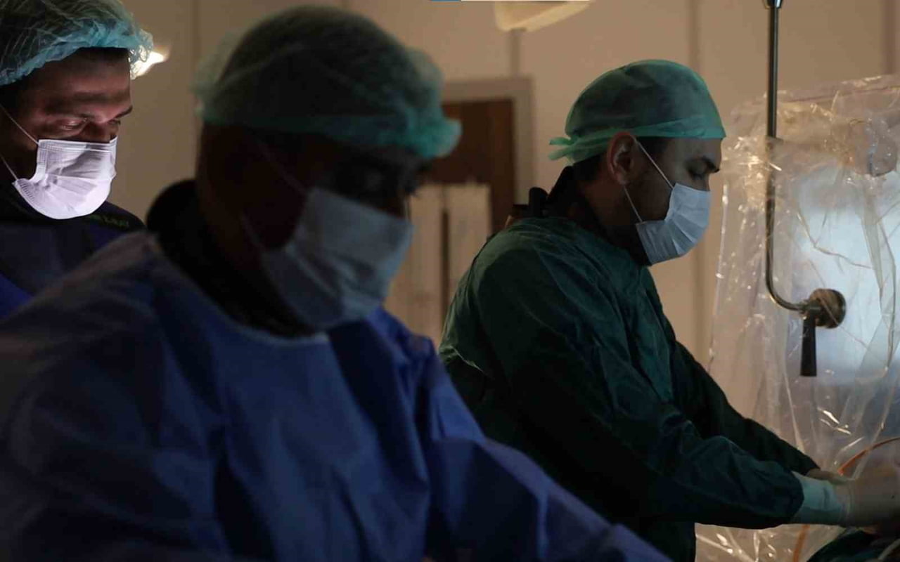 KALP VE DAMAR CERRAHİSİ UZMANI DOÇ. DR. GÖRKEM YİĞİT VE EKİBİ TARAFINDAN GERÇEKLEŞTİRİLEN KAPALI...