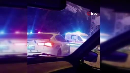 Kamyonet ile minibüs çarpıştı: 7 yaralı