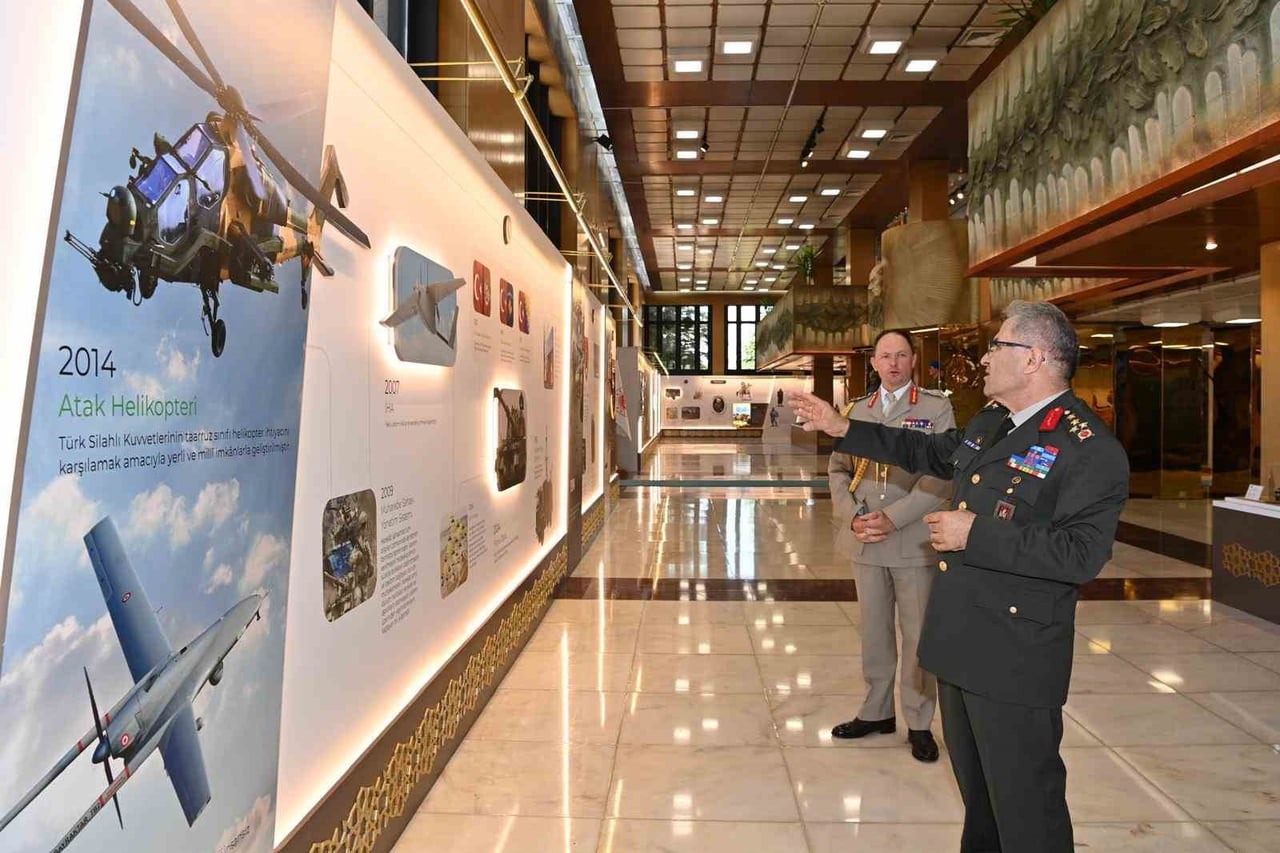 KARA KUVVETLERİ KOMUTANI ORGENERAL METİN TOKEL, BİRLEŞİK KRALLIK KARA KUVVETLERİ KOMUTANI...