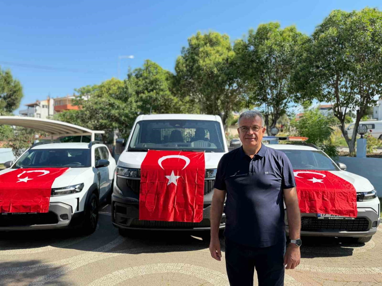 KARABİGA BELEDİYESİ, HİZMET KALİTESİNİ ARTIRMAK AMACIYLA ARAÇ FİLOSUNU YENİ HİBE ARAÇLARLA...
