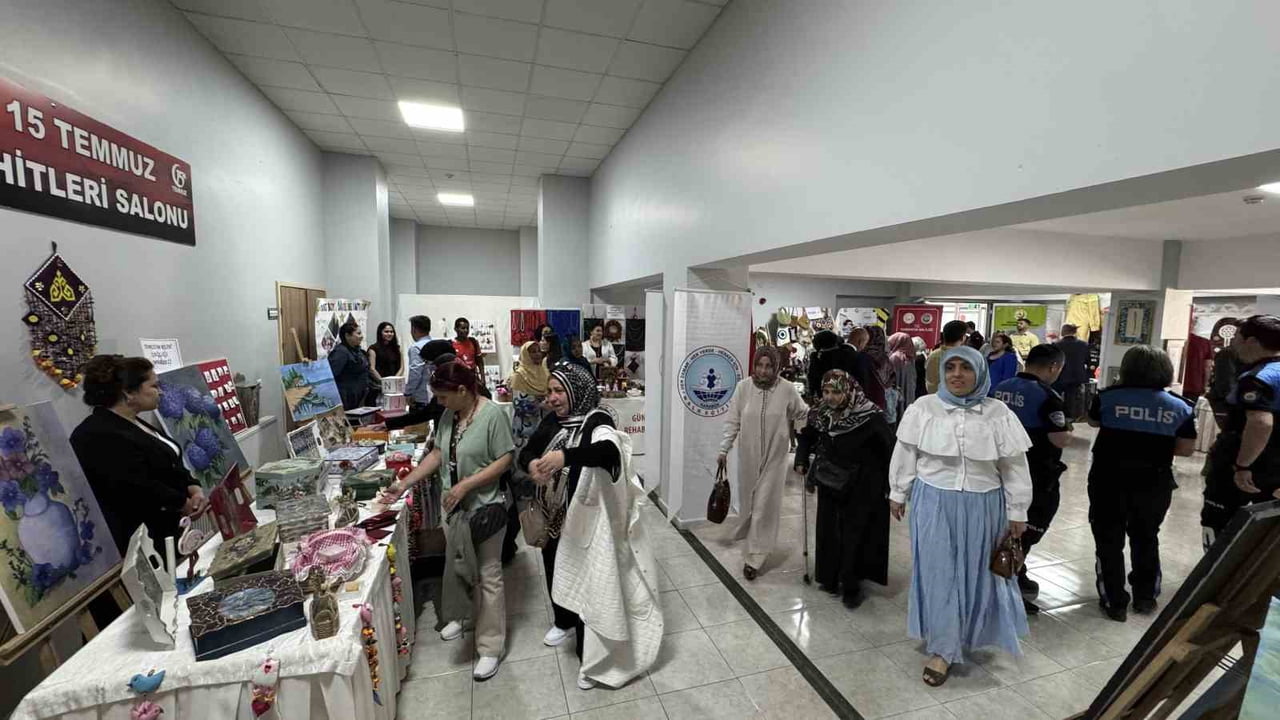 KARABÜK'TE "HAYAT BOYU ÖĞRENME HAFTASI" KAPSAMINDA DÜZENLENEN PROGRAMDA, HALK EĞİTİMİ MERKEZİ...