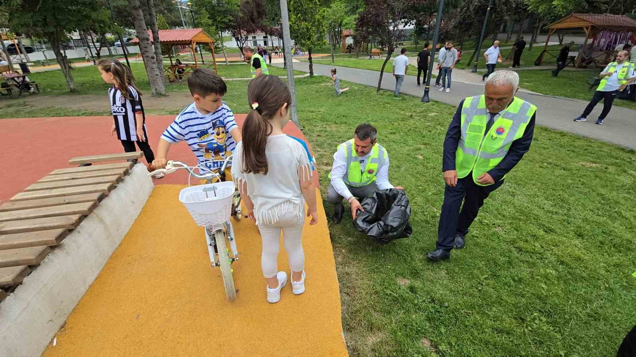 KARABÜK BELEDİYE BAŞKANI ÖZKAN ÇETİNKAYA, 5 HAZİRAN DÜNYA ÇEVRE GÜNÜ KAPSAMINDA GENÇLER VE...