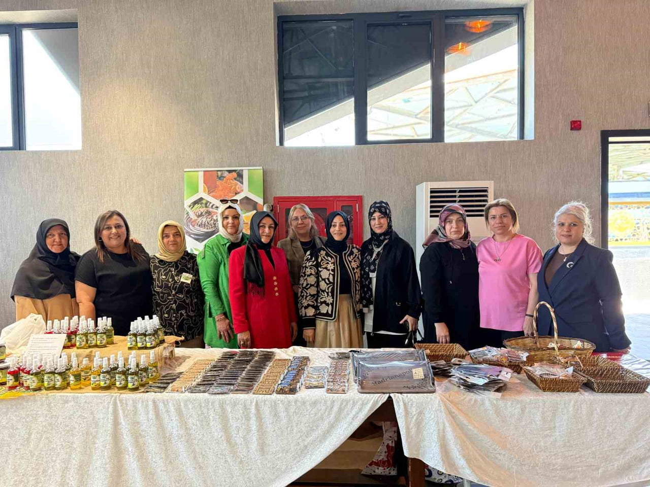 KARABÜK BELEDİYESİ ÖNCÜLÜĞÜNDE DÜZENLENEN "KADIN KOOPERATİFLERİMİZ KARABÜK İLE BULUŞUYOR" PROGRAMI...
