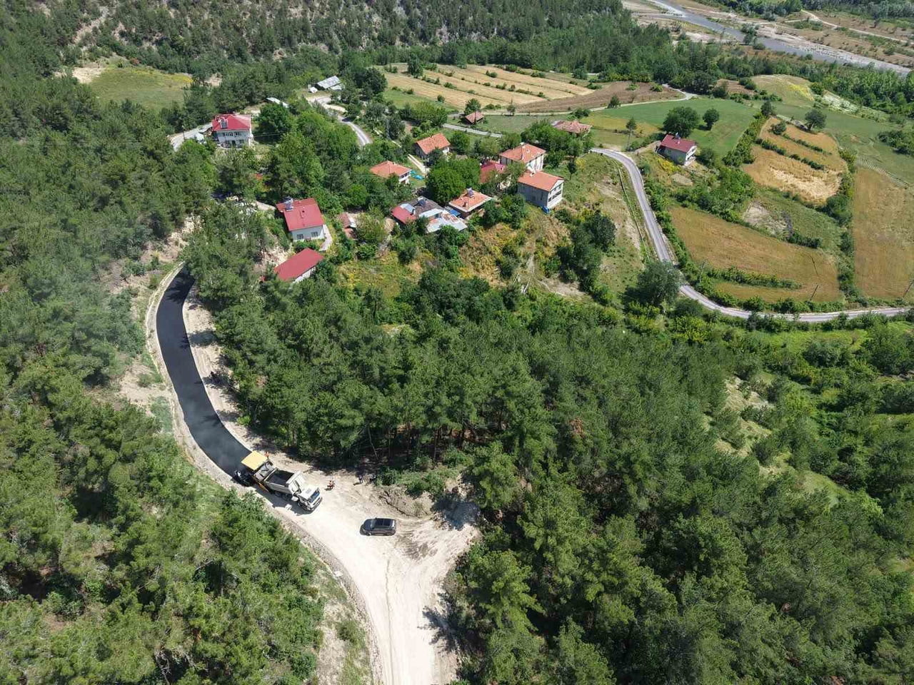 KARABÜK İL ÖZEL İDARESİ TARAFINDAN 2026 YILI ASFALT SEZONUNUN STARTI OVACIK İLÇESİNDE DÜZENLENEN...