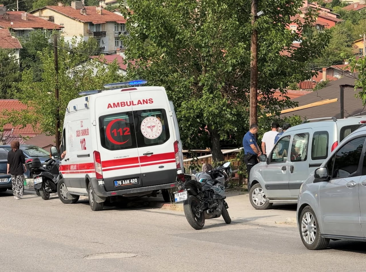 KARABÜK’TE DUT TOPLAMAK İÇİN AĞACI SİLKELEDİĞİ SIRADA FENALAŞTIĞI DEĞERLENDİRİLEN 60 YAŞINDAKİ...