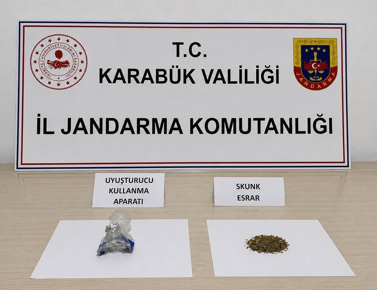 KARABÜK’TE JANDARMA EKİPLERİNCE DÜZENLENEN UYUŞTURUCU OPERASYONLARINDA 7 KİŞİ GÖZALTINA...