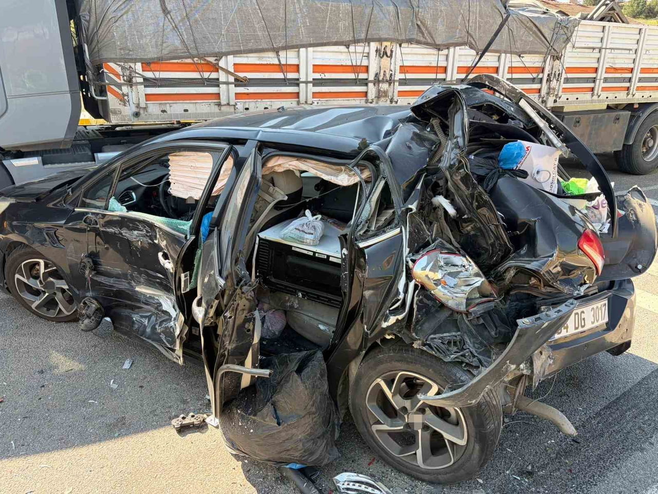 KARABÜK’ÜN ESKİPAZAR İLÇESİNDE OTOBÜSÜN KARIŞTIĞI ZİNCİRLEME TRAFİK KAZASINDA 2 KİŞİ...