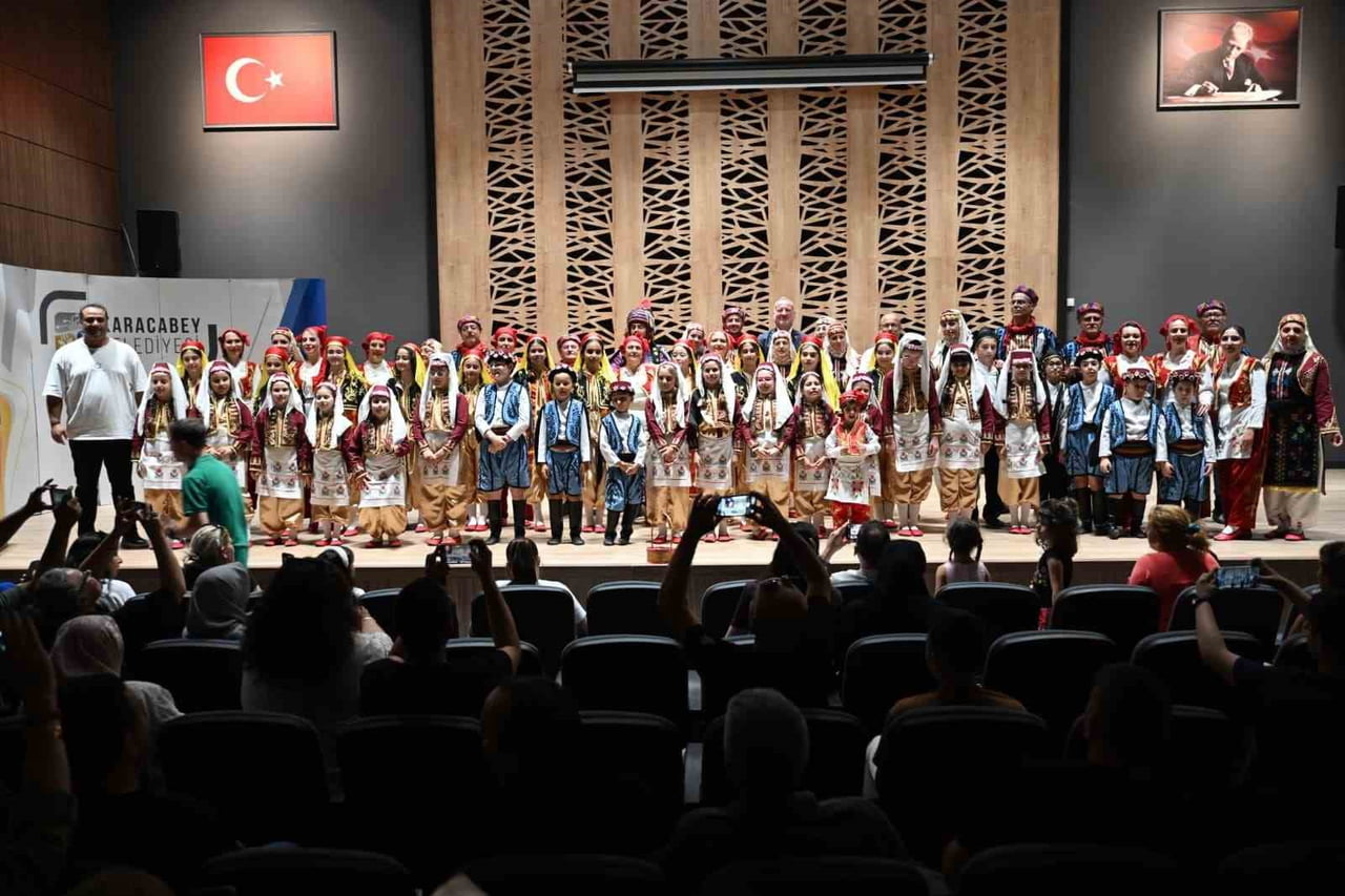 KARACABEY BELEDİYESİ’NİN KÜLTÜR VE SANAT KURSLARI KAPSAMINDA FAALİYET GÖSTEREN ÇOCUK-YETİŞKİN HALK...