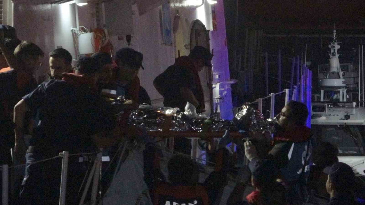 KARADENİZ'DE SALDIRI DÜZENLENEN TÜRK BAYRAKLI BALIKÇI TEKNESİNDE HAYATINI KAYBEDEN VATANDAŞIN...