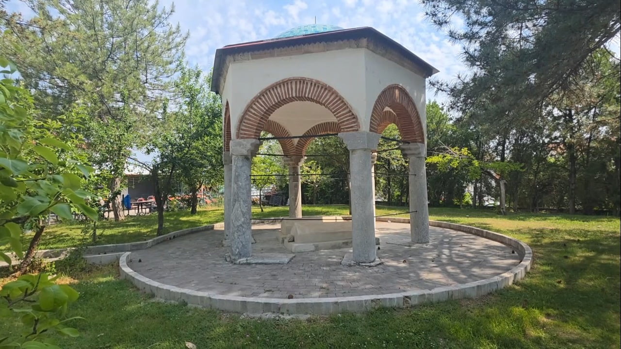 KARAGÖZ AHMED PAŞA'NIN KÜTAHYA'DAKİ KABRİ