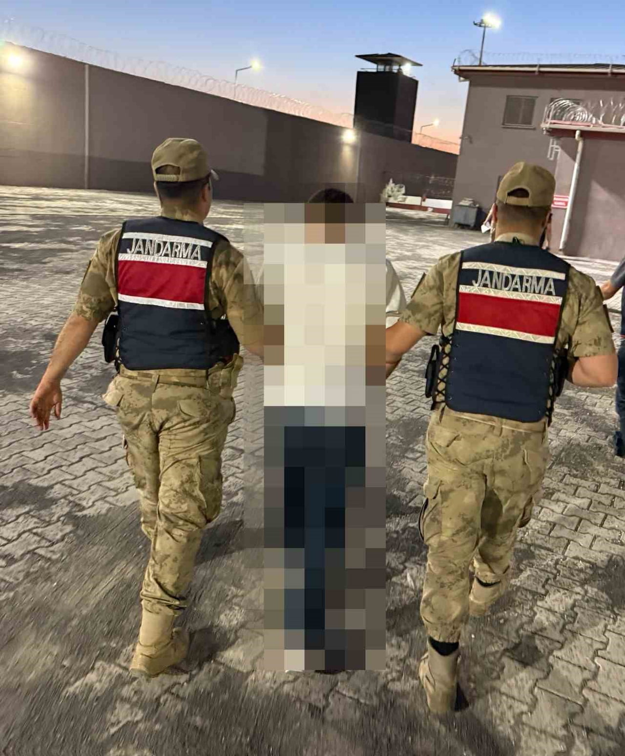KARAKÖPRÜ’DE ARANAN ŞAHIS YAKALANDI