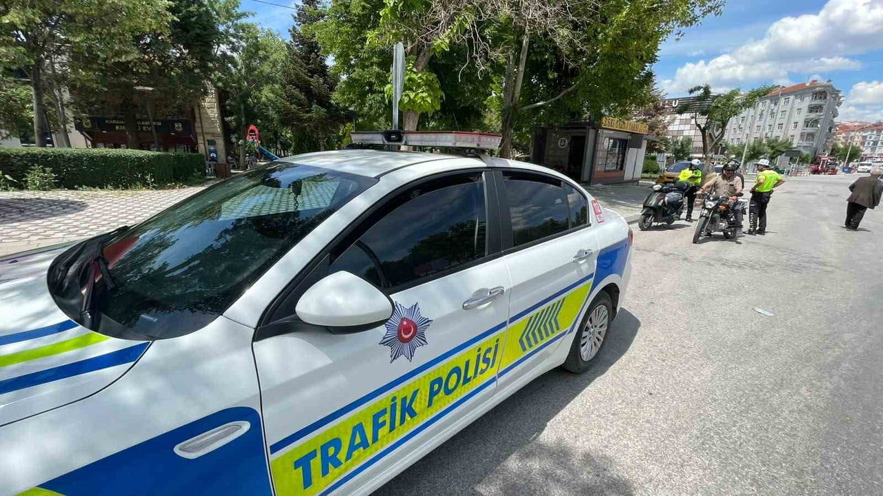 KARAMAN'DA HAVALARIN ISINMASIYLA BİRLİKTE TRAFİKTE SAYILARI HER GEÇEN GÜN ARTAN MOTOSİKLETLERE...