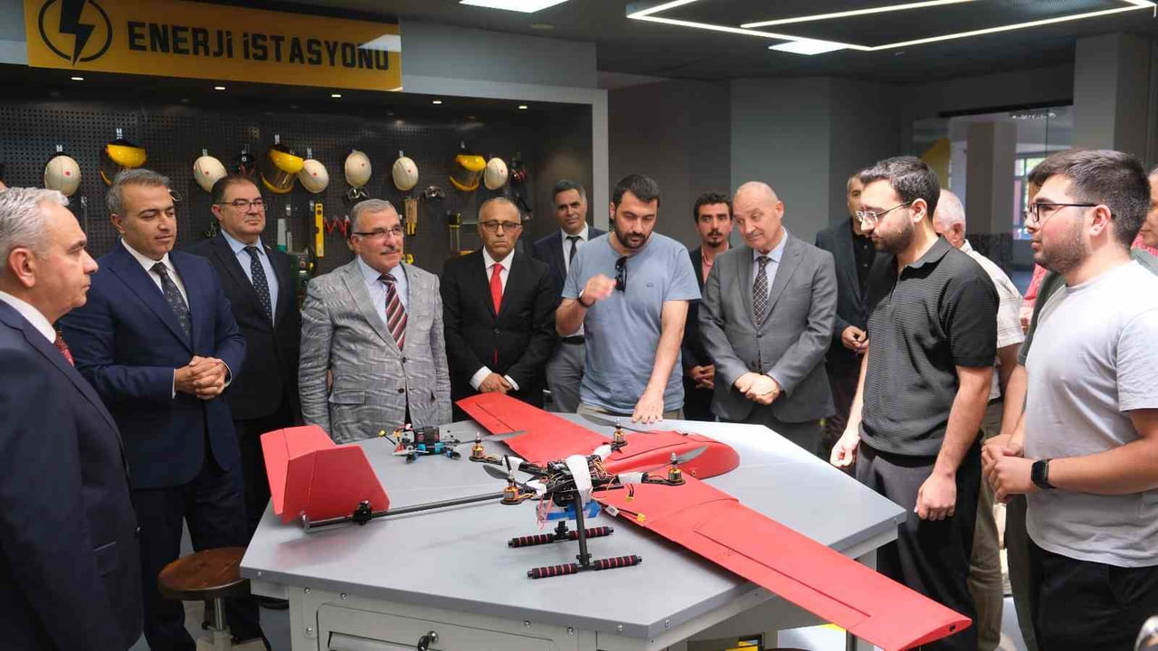 KARAMAN VALİSİ HAYRETTİN ÇİÇEK, KARAMANOĞLU MEHMETBEY ÜNİVERSİTESİ (KMÜ) MÜHENDİSLİK FAKÜLTESİ’NDE...