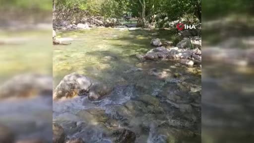 Karasu vadisi, doğası ve buz gibi sularıyla insanları hayran bırakıyor