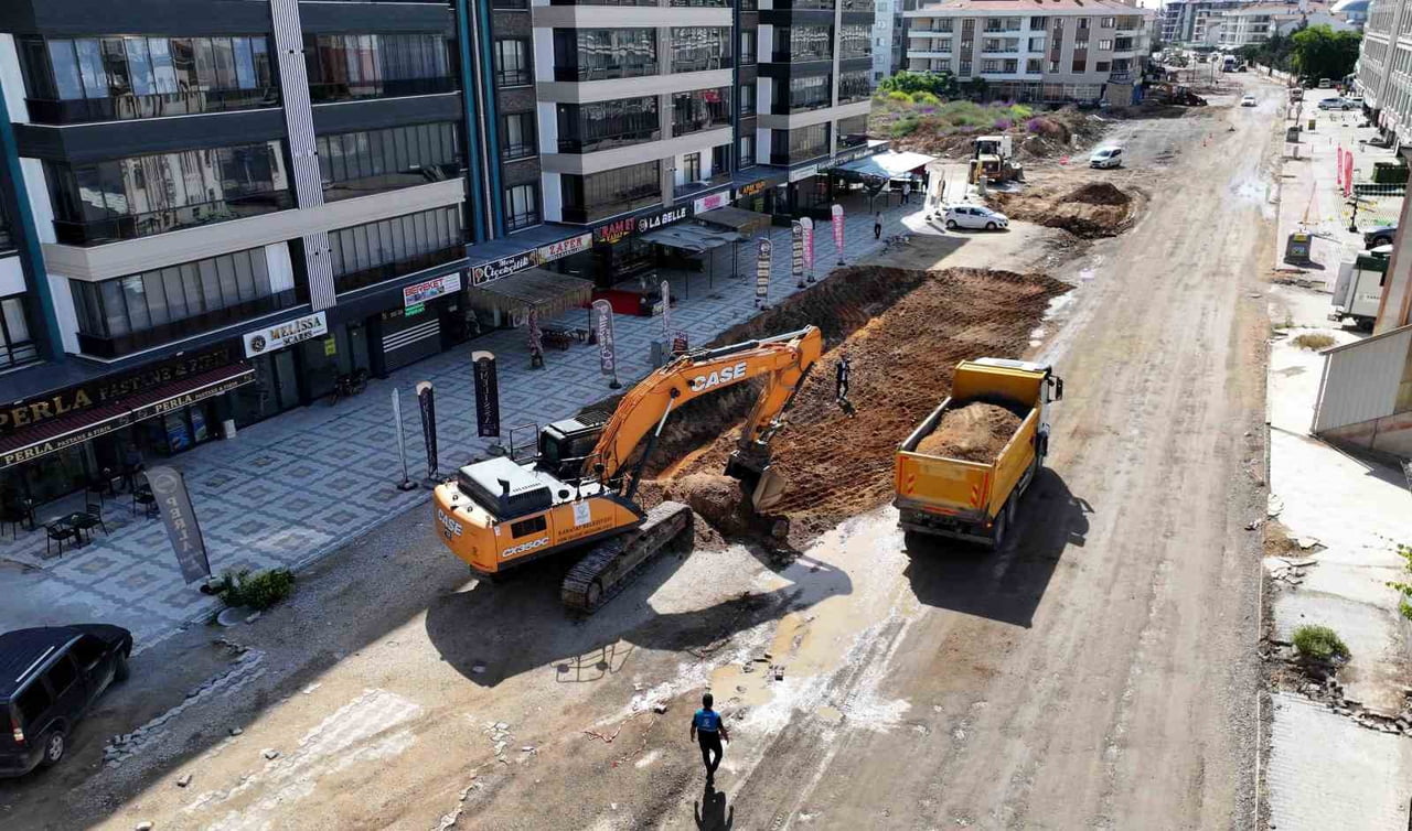 KARATAY’DA ASFALT SEZONU KAPSAMINDA KANAL CADDESİ VE KÜÇÜKKUMKÖPRÜ CADDESİ’NDE ALTYAPI HAZIRLIK...