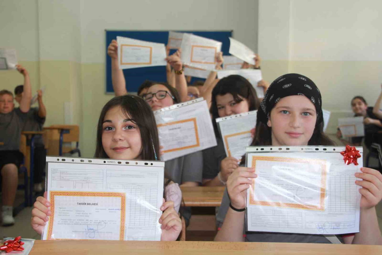 KARNE ALAN ÖĞRENCİLER