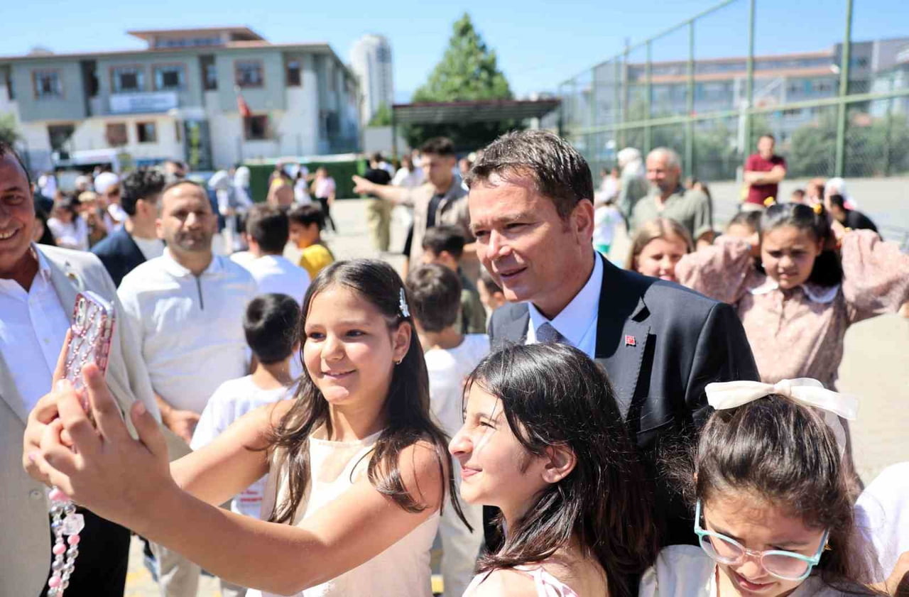 KARNE HEYECANI YAŞAYAN ÖĞRENCİLERLE BİR ARAYA GELEN OSMANGAZİ BELEDİYE BAŞKANI ERKAN AYDIN...