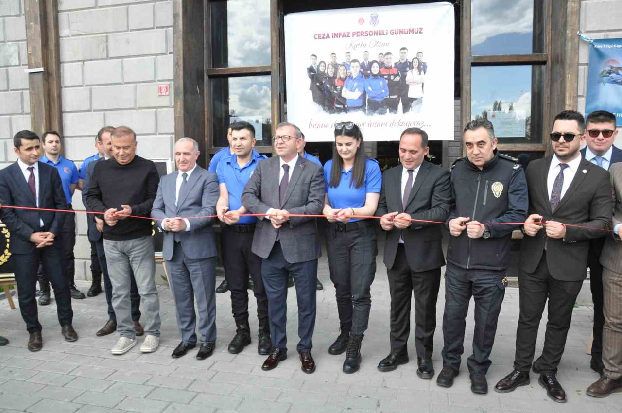 KARS'TA CEZA İNFAZ KURUMLARI EĞİTİM SERGİSİ AÇILDI(KARS-İHA)