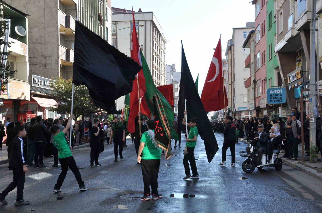 KARS'TA HAZRETİ HÜSEYİN İLE BİRLİKTE KERBELA'DA ŞEHİT EDİLEN 72 YARENİ, ŞEHADETLERİNİN 1387'NCİ...