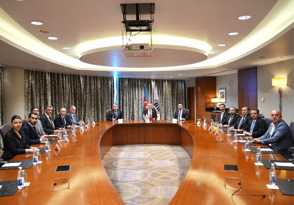 KARS BAROSU BAŞKANI AV. NECAT YAĞCI İLE YÖNETİM KURULU ÜYELERİ AV. YAKUP ÇAĞRI ARISOY VE AV. FIRAT...