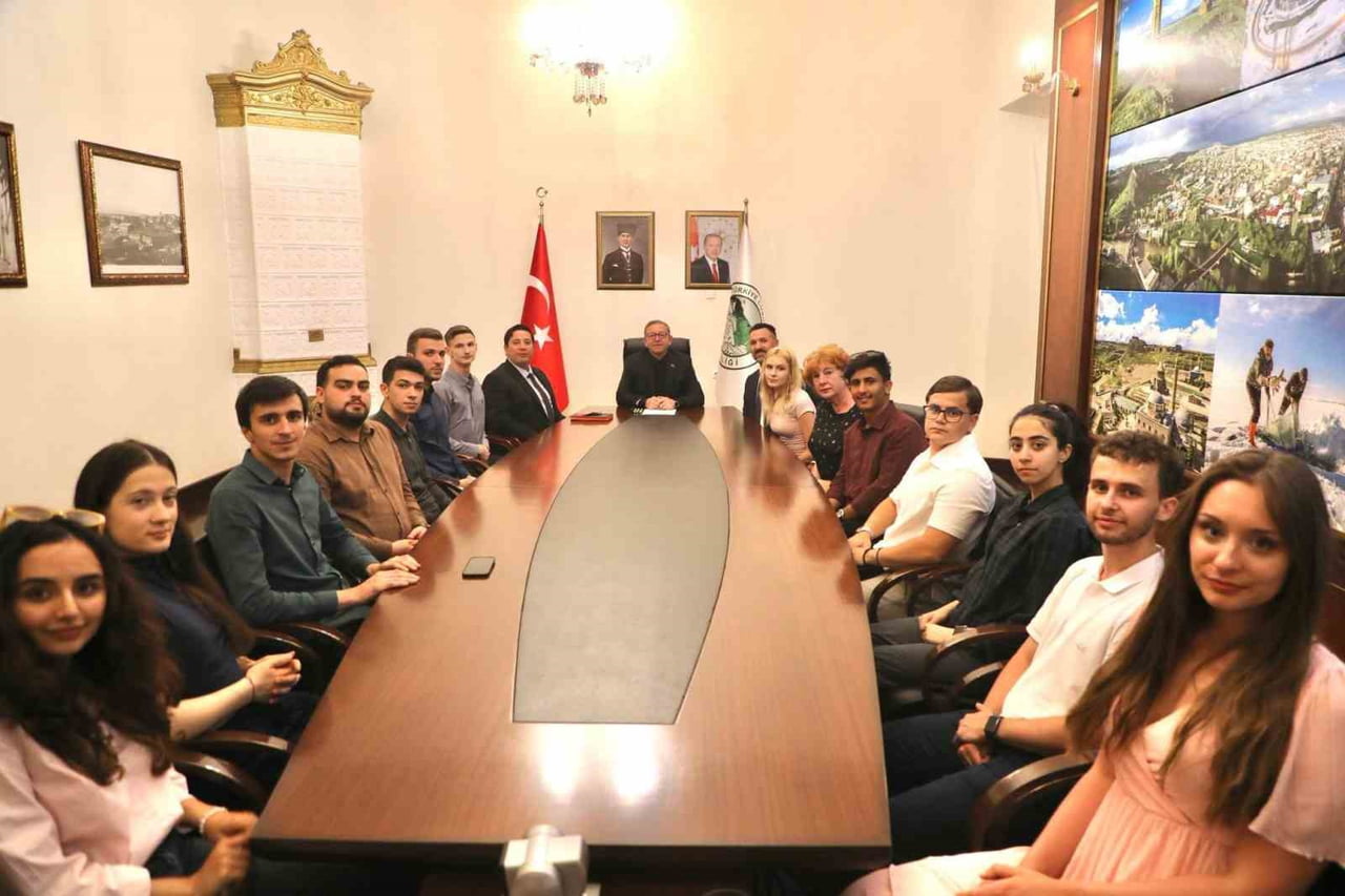 KARS, ERASMUS+ GENÇLİK PROJESİNE EV SAHİPLİĞİ YAPIYOR(KARS-İHA)