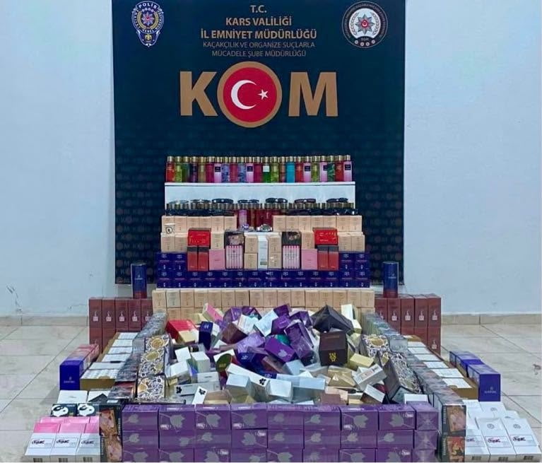 KARS’TA 5 MİLYON 250 BİN LİRALIK KAÇAK ÜRÜN ELE GEÇİRİLDİ(KARS-İHA)
