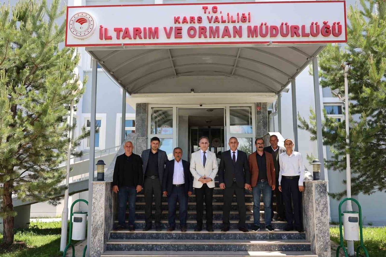 KARS’TA HAYVANCILIĞIN GELECEĞİ MASAYA YATIRILDI(KARS-İHA)