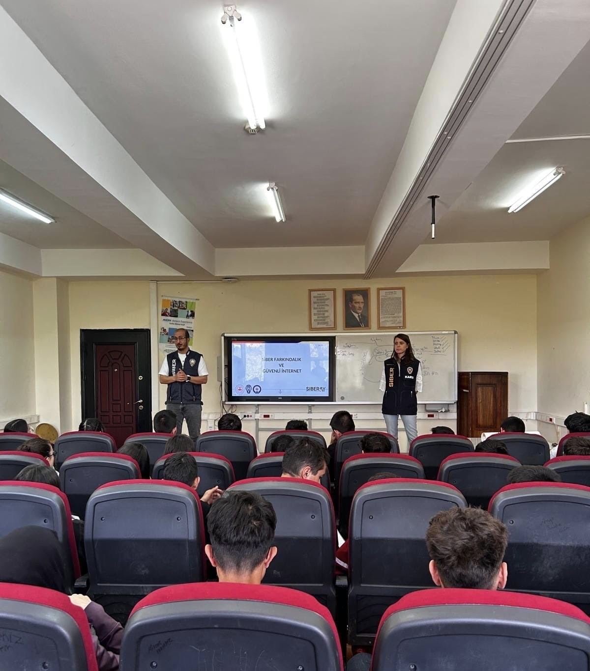 KARS’TA ÖĞRENCİLERE SİBER GÜVENLİK EĞİTİMİ: 100 ÖĞRENCİ...