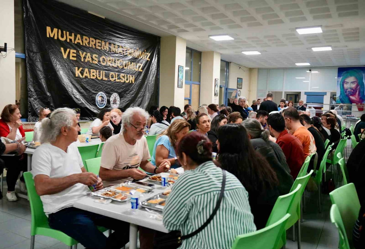 KARTAL CEMEVİ VAKFI'NDA DÜZENLENEN PROGRAMDA, MUHARREM AYININ ANLAM VE ÖNEMİNE DİKKAT ÇEKİLEREK...