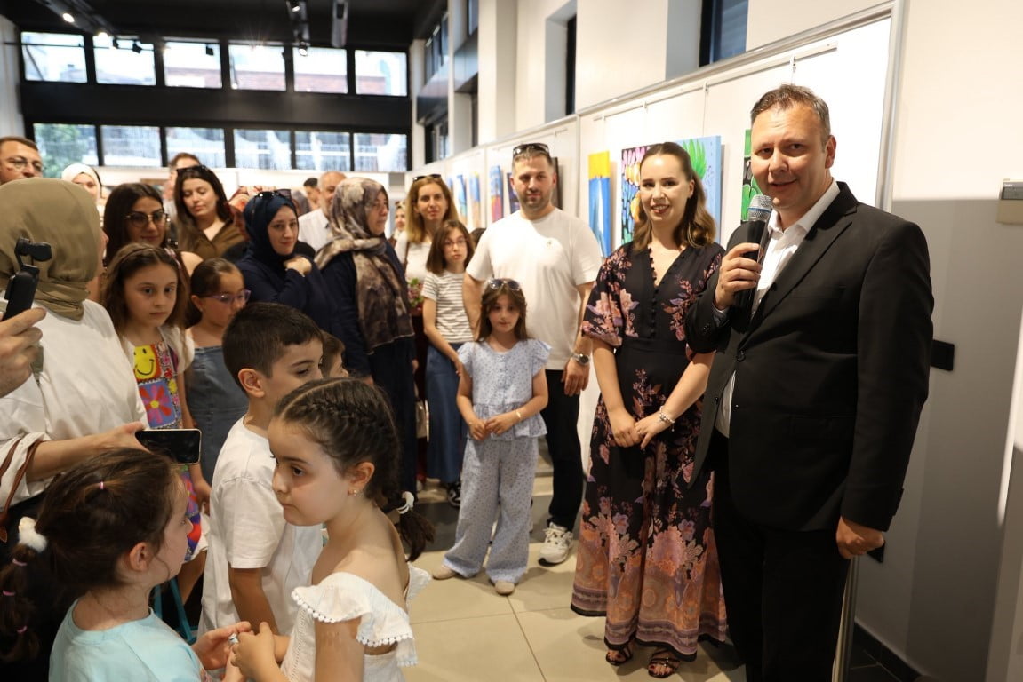 KARTEPE BELEDİYESİ SANAT EVİ KURSİYERLERİ TARAFINDAN HAZIRLANAN "AHENK" İSİMLİ YIL SONU RESİM...