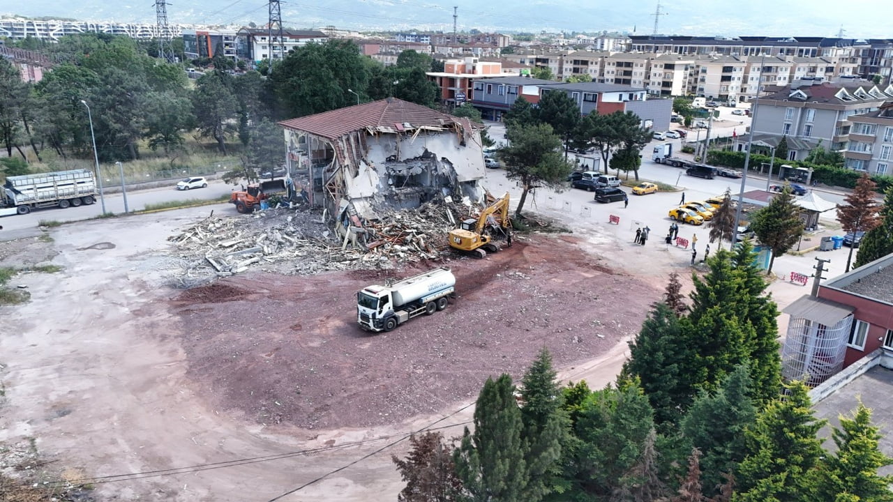 KARTEPE DEVLET HASTANESİ PROJESİNDE ÖNEMLİ AŞAMA DAHA GERİDE BIRAKILDI. HASTANE ARAZİSİ ÜZERİNDEKİ...
