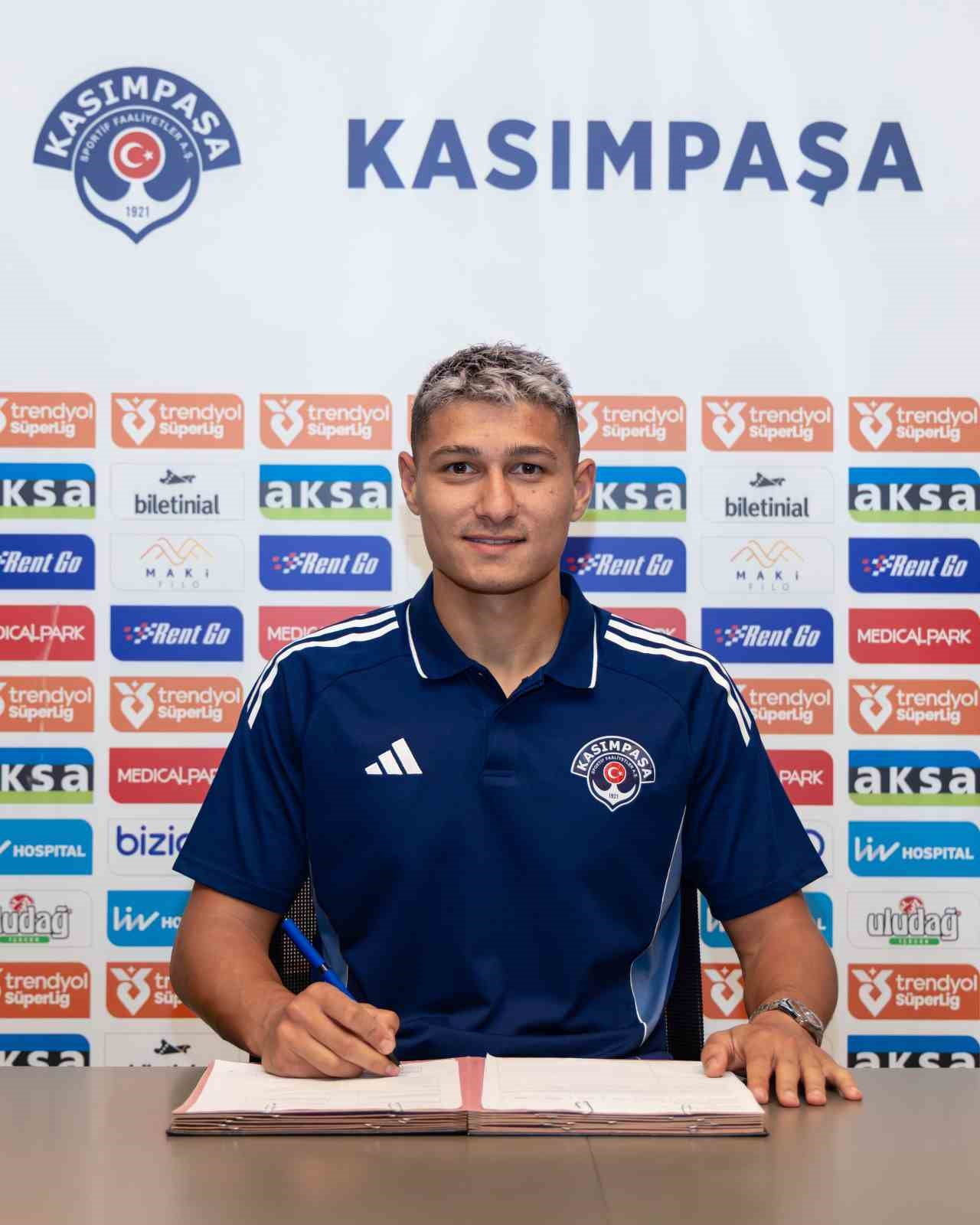 KASIMPAŞA KULÜBÜ, SON OLARAK AYVALIKGÜCÜ BELEDİYESPOR'DA FORMA GİYEN EMİRHAN BOZ'U KADROSUNA...