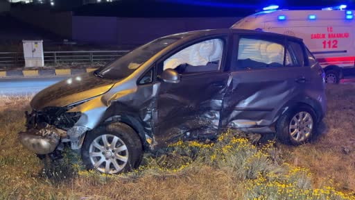 Kastamonu'da iki otomobil çarpıştı: 4 yaralı