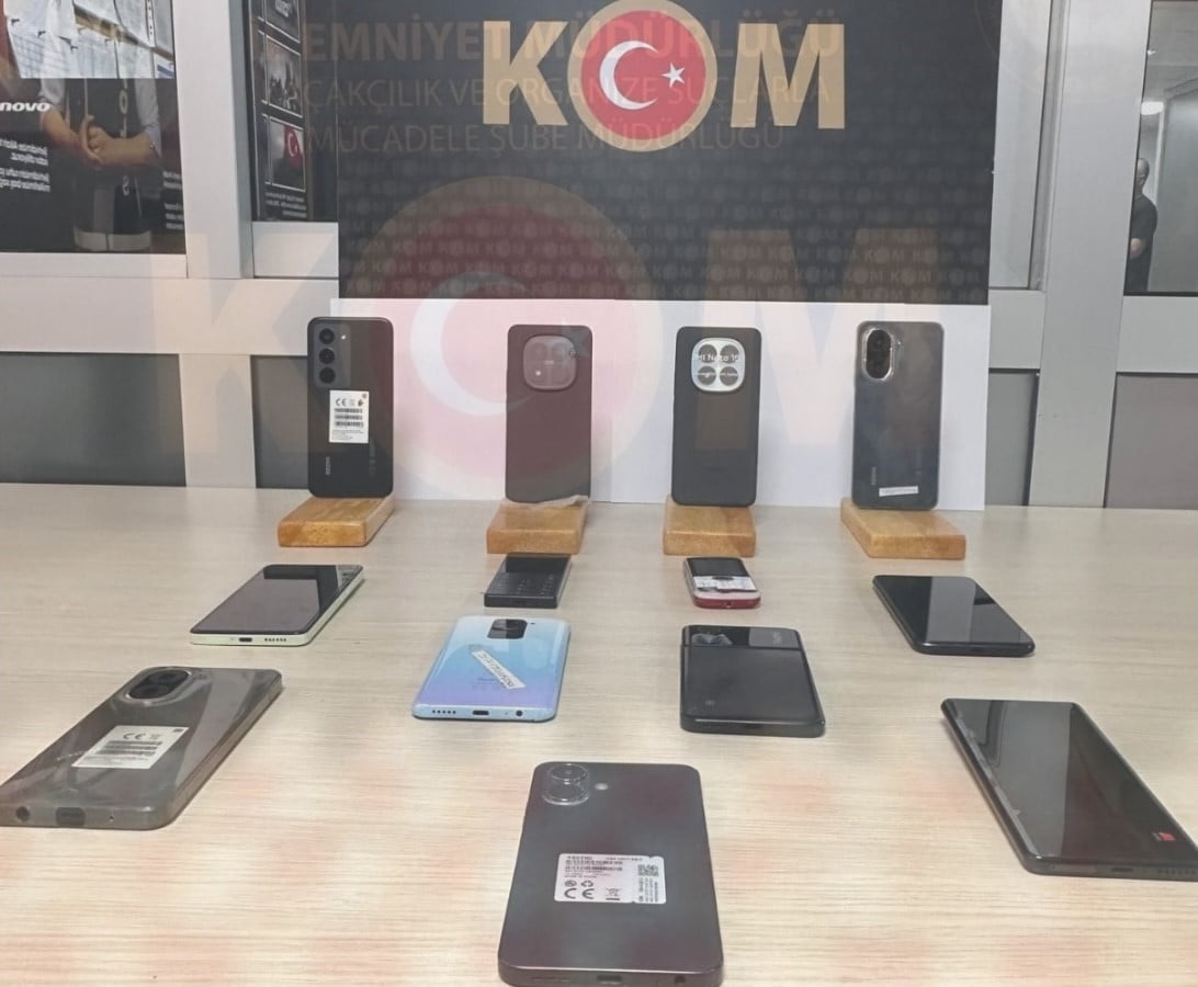 KASTAMONU'DA POLİS EKİPLERİ TARAFINDAN GERÇEKLEŞTİRİLEN KAÇAKÇILIK OPERASYONLARINDA 2 KİŞİ...