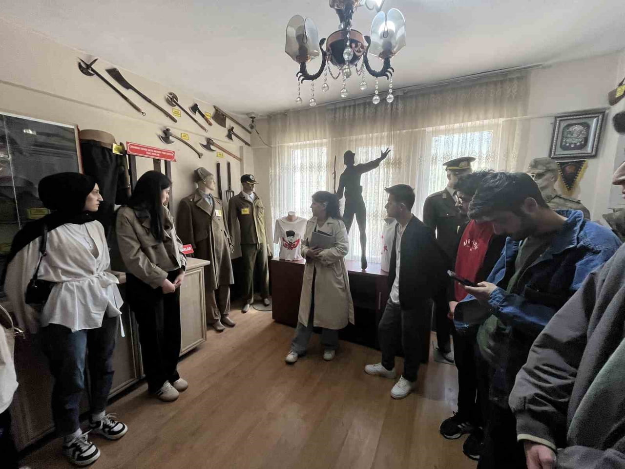 KASTAMONU’NUN ARAÇ İLÇESİNDE RAFET VERGİLİ MESLEK YÜKSEKOKULUNDA ÖĞRENİM GÖREN ÖĞRENCİLER, ARAÇ...