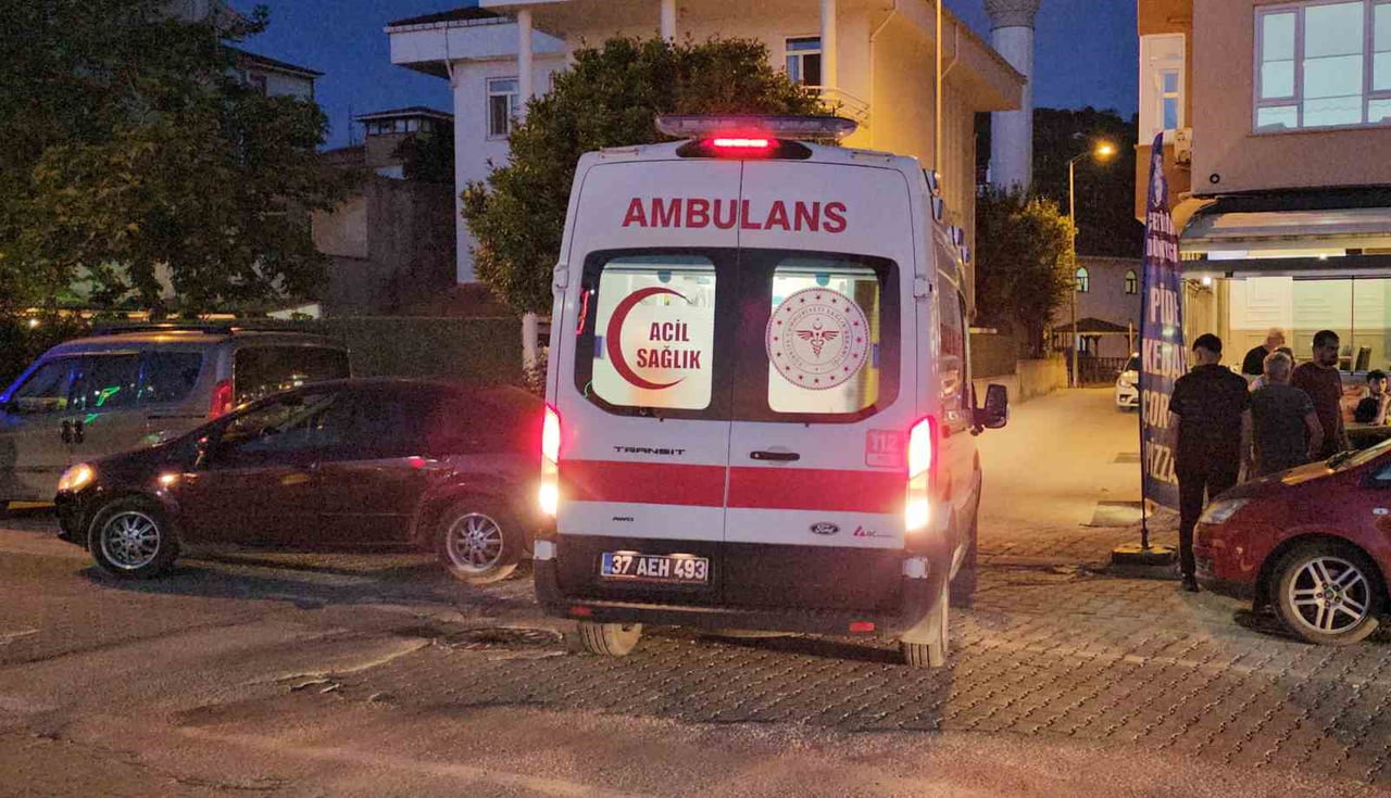 KASTAMONU’NUN CİDE İLÇESİNDE MOTOSİKLET İLE OTOMOBİL ÇARPIŞTI. KAZADA YARALANAN MOTOSİKLET...