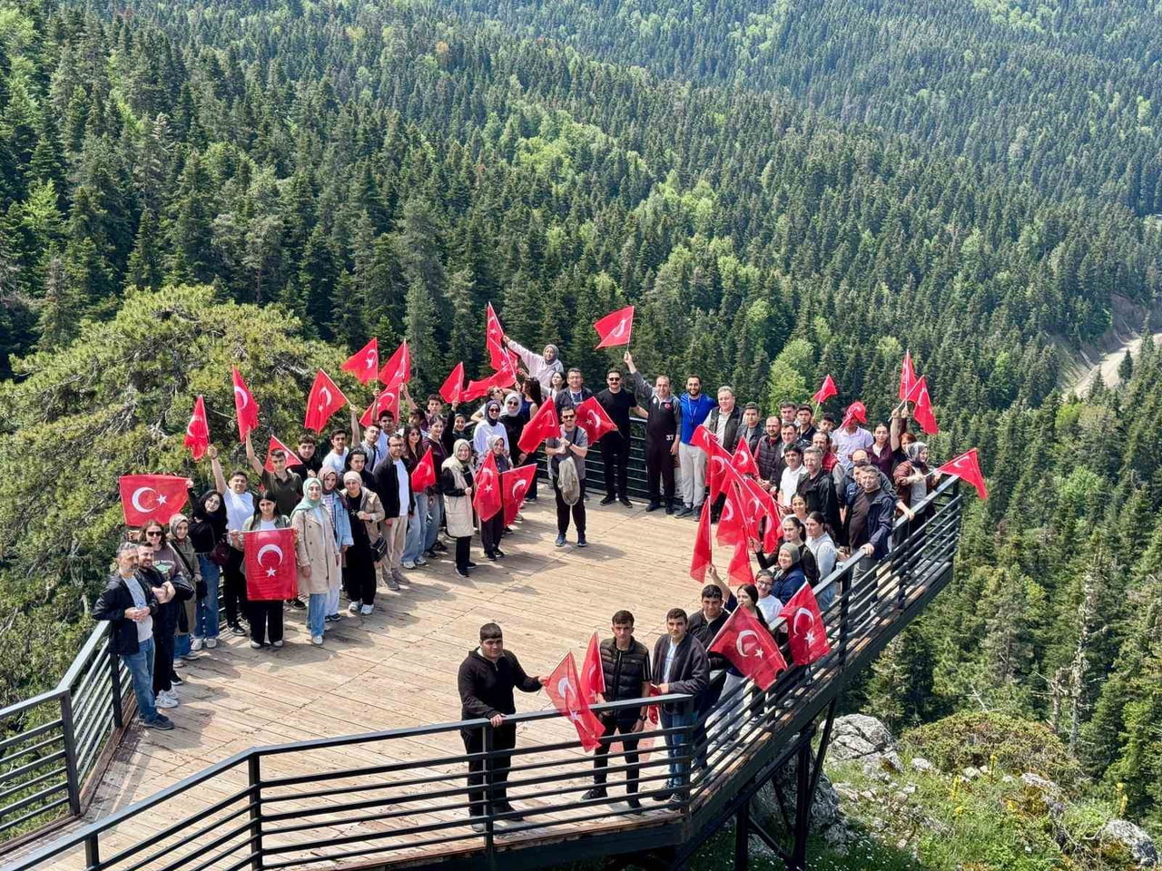 KASTAMONU’NUN HANÖNÜ İLÇESİNDE TÜRKİYE CUMHURİYETİNİN 103. YILI ETKİNLİKLERİ ÇERÇEVESİNDE AKGÖL...