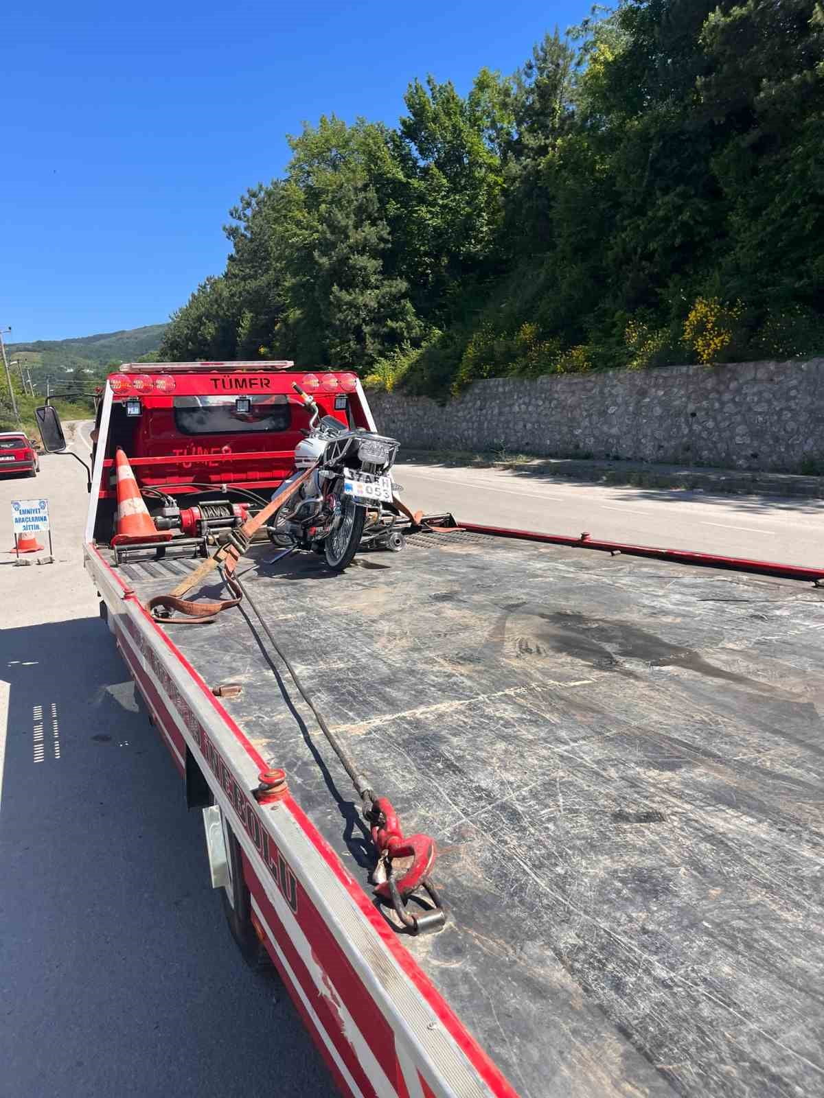 KASTAMONU’NUN İNEBOLU İLÇESİNDE EGZOZ PATLATARAK ÇEVREYİ RAHATSIZ EDEN EHLİYETSİZ MOTOSİKLET...